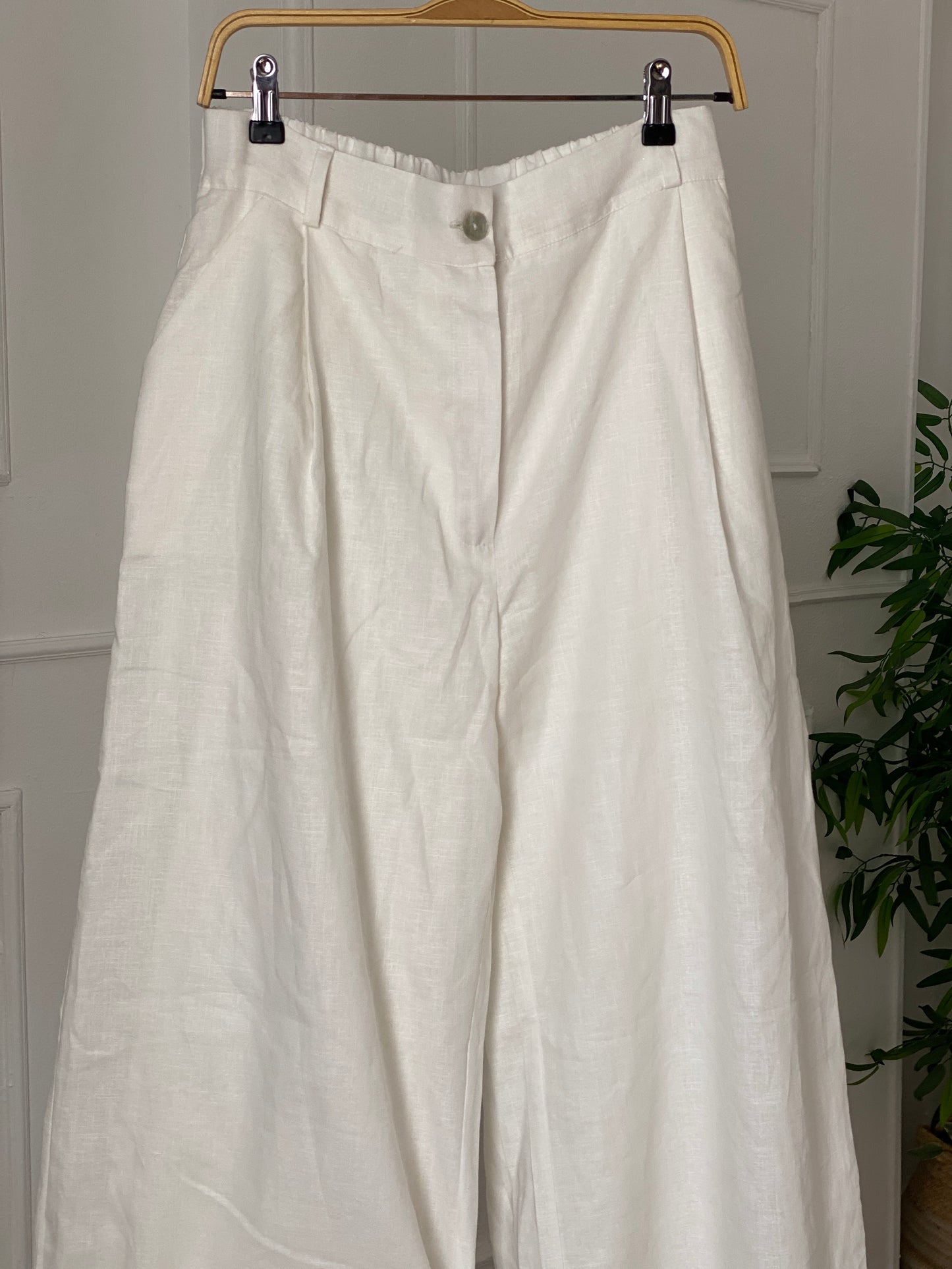 DIANA pants in white