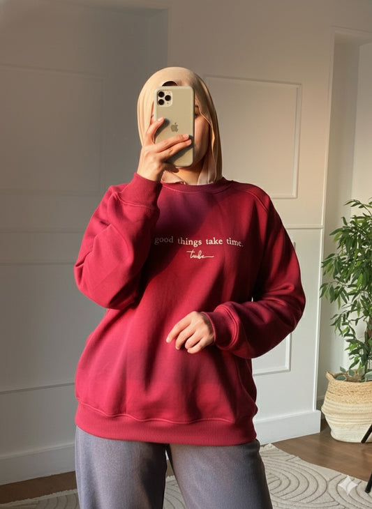 The crew-neck in burgandy